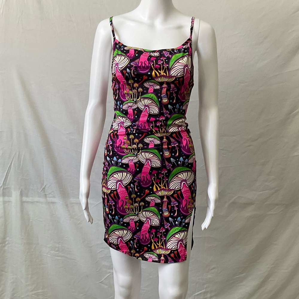 Neon mushroom mini dress 🍄‍🟫🌸